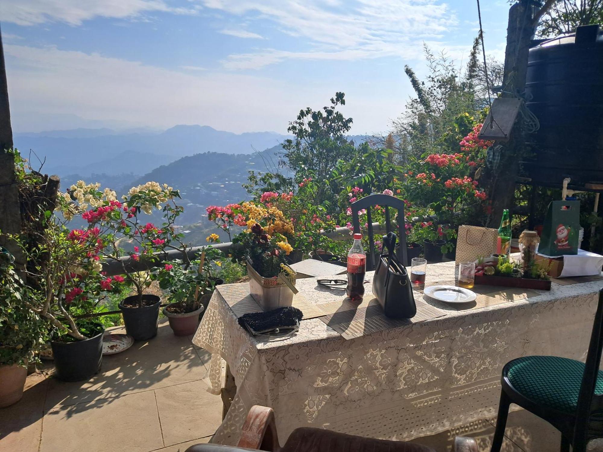 Giftland Homestay Āīzawl Exteriör bild