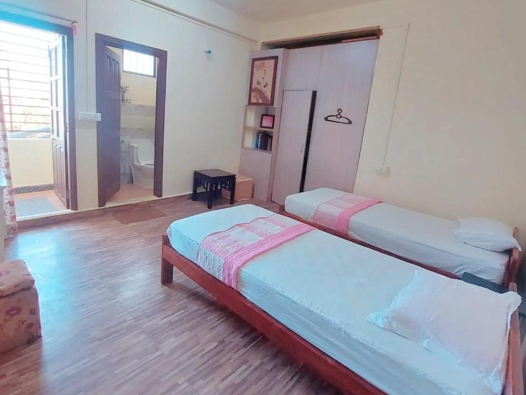 Giftland Homestay Āīzawl Exteriör bild